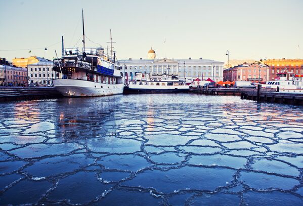 Вид на порт в центре Хельсинки, Финляндия
