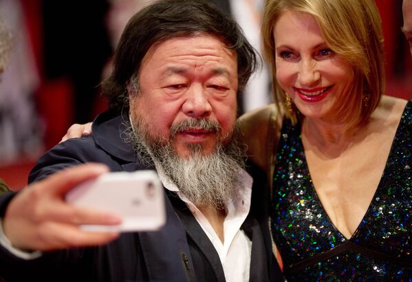 Китайский актер, режиссер, продюсер Ай Вейвей на церемонии открытия 66-го Берлинского международного кинофестиваля Берлинале - 2016