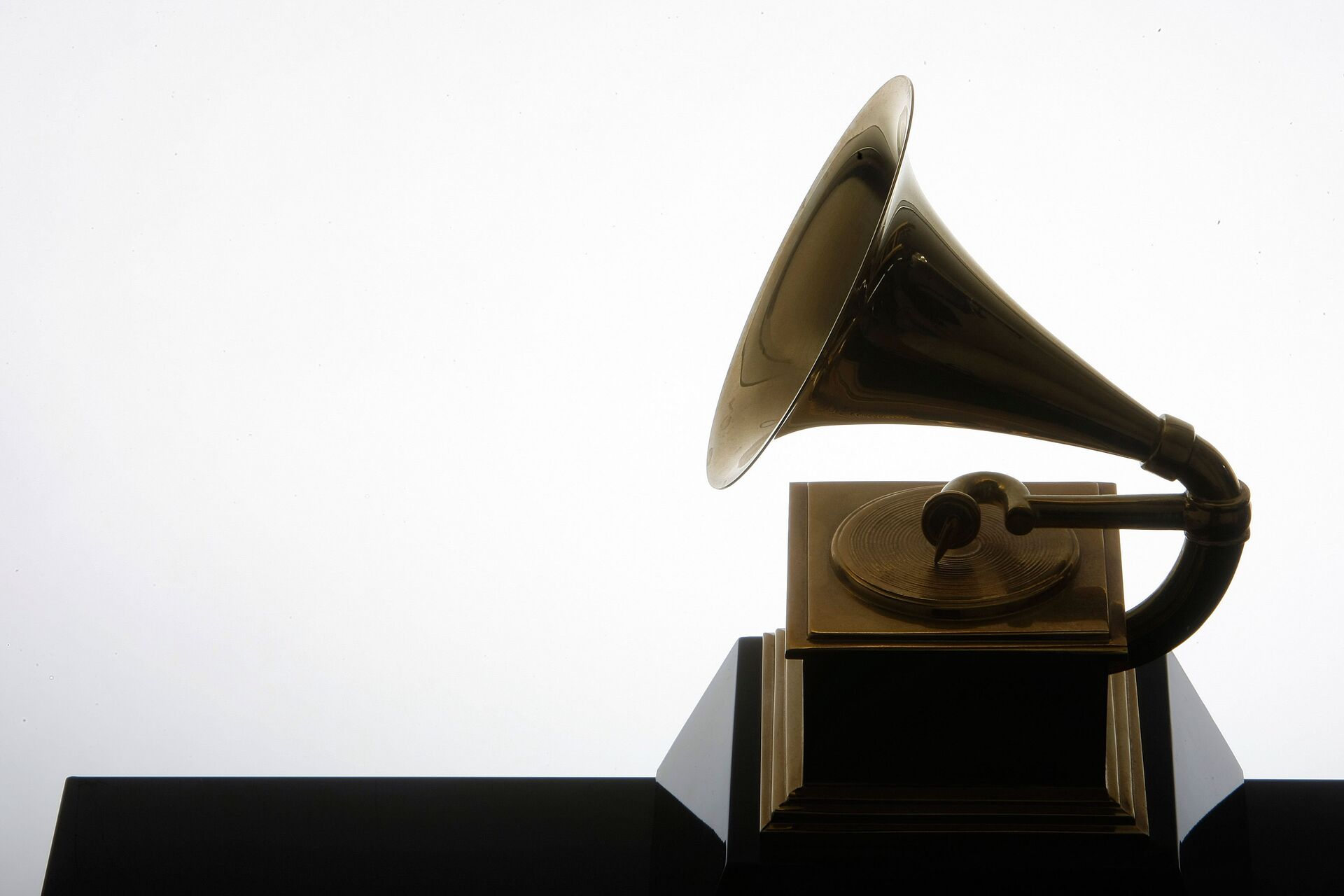 Статуэтка Грэмми - РИА Новости, 1920, 14.09.2025