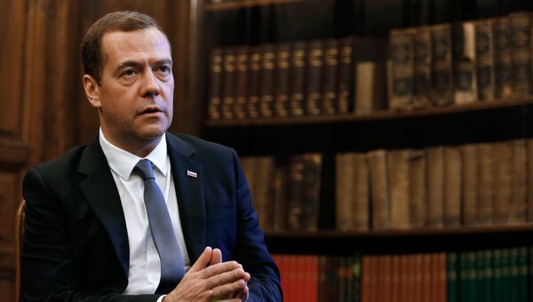 Председатель правительства РФ Дмитрий Медведев во время интервью журналу Тайм по итогам Мюнхенской конференции по вопросам политики безопасности