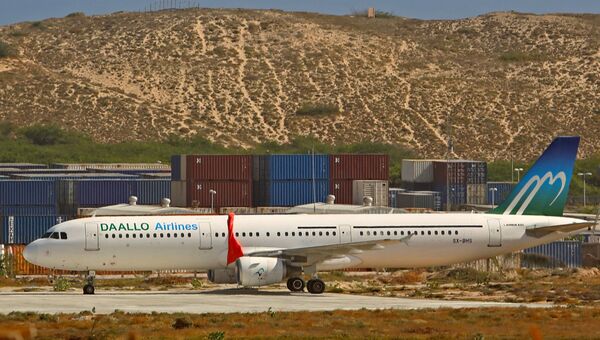 Самолет авиакомпании Daallo Airlines на борту которого произошел взрыв, совершил экстренную посадку в столице Сомали. 3 февраля 2016 года