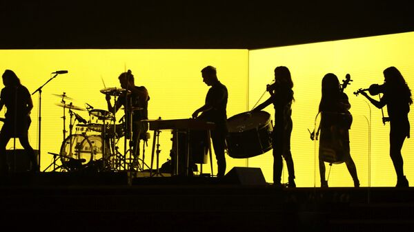 Группа Джиастина Бибера на 58-й премии Грэмми в Лос-Анджелесе