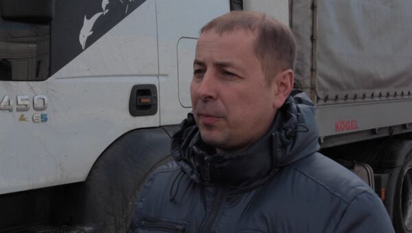 Водитель из РФ рассказал, как украинский Правый сектор остановил его фуру