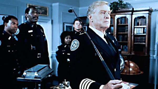 Кадр из фильма Полицейская академия 5: Место назначения – Майами Бич