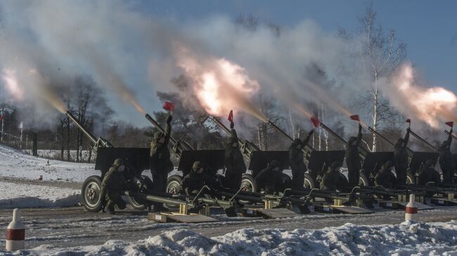 Тренировка военнослужащих 449-го отдельного салютного дивизиона ЗВО