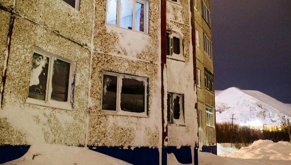 Жилые дома в городе Кировск Мурманской области на которые сошла лавина. Архивное фото