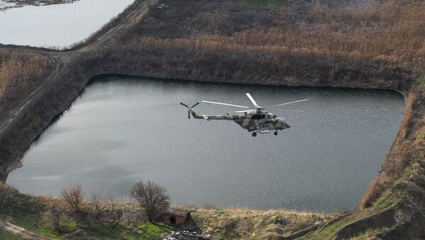 Вертолет Ми-8АМТШ Терминатор во время учебно-тренировочного полета экипажей армейской авиации отдельного вертолетного полка Южного военного округа