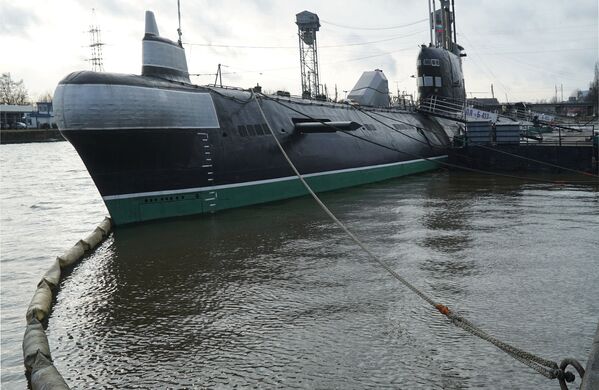 Подводная лодка Б-413 проекта 641 на набережной Петра Великого - экспонат Музея Мирового океана в Калининграде