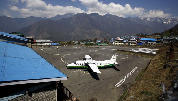 Самолет авиакомпании Tara Air в аэропорту Луклу, Непал. Архивное фото