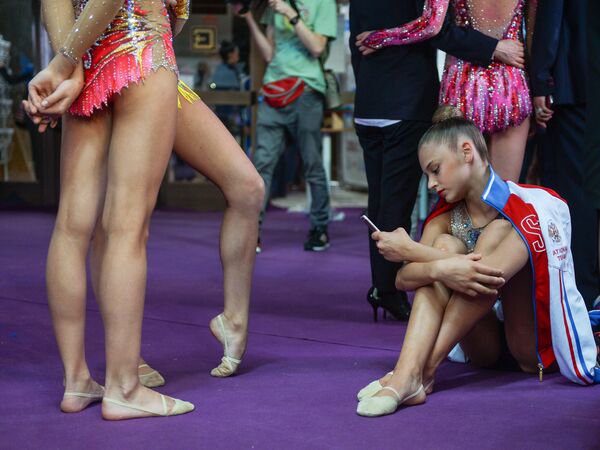 Российская спортсменка Александра Солдатова после окончания соревнований турнира Гран-при Москвы по художественной гимнастике