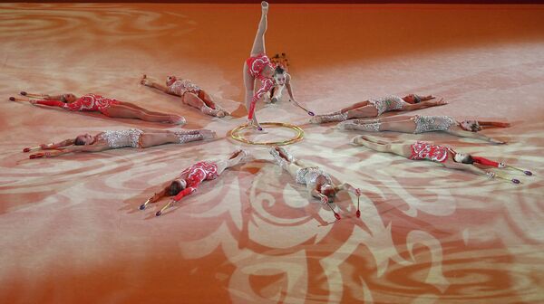 Спортсменки сборной России выступают на гала-концерте турнира Гран-при Москвы по художественной гимнастике