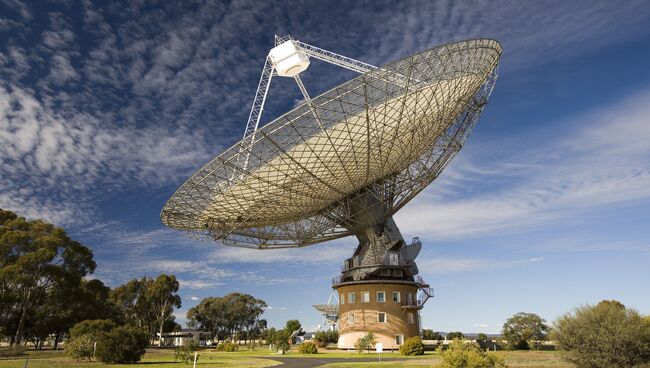 Антенна 64-метрового радиотелескопа Паркс в Австралии