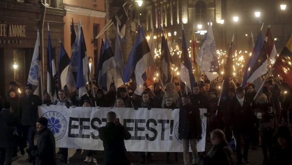 Факельное шествие в центре Таллина в честь 98-й годовщины независимости Эстонии. 24 февраля 2016