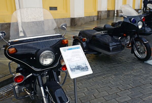 Эскортный мотоцикл Днепр 14 (выпускался с 1972 по 1978 гг.), представленный в рамках технической выставки Олдтаймер-галерея