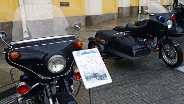 Эскортный мотоцикл Днепр 14 (выпускался с 1972 по 1978 гг.), представленный в рамках технической выставки Олдтаймер-галерея