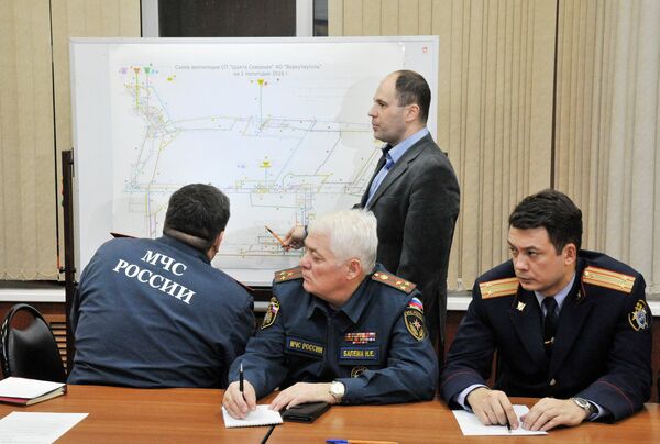 Участники выездного заседания рабочей группы Правительственной комиссии по предупреждению и ликвидации ЧС в Воркуте