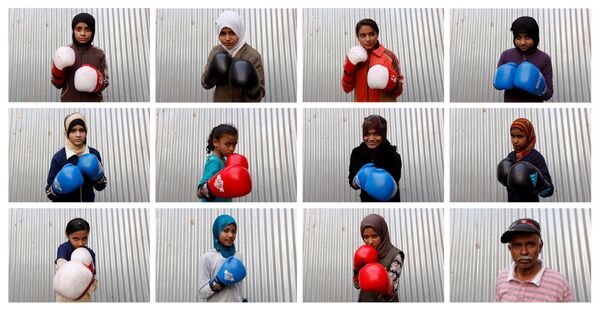 Портреты девочек, тренирующихся в боксерской школе в Карачи, Пакистан