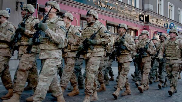 Солдаты США на улице Риги