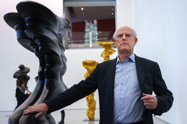 Британский скульптор Тони Крэгг на пресс-показе выставки Тони Крэгг. Скульптура и рисунки в Главном Штабе Государственного Эрмитаж