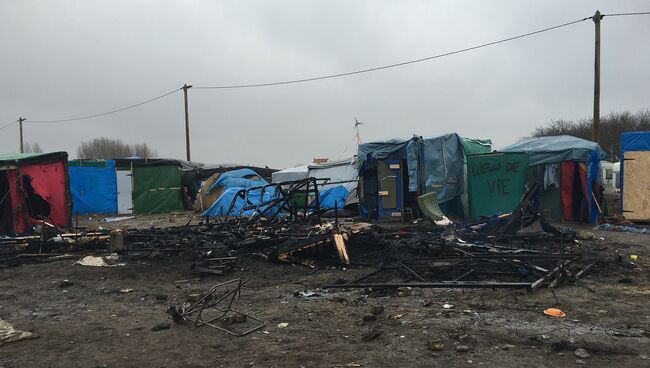 Лагерь мигрантов Джунгли во французском городе Кале. 29 февраля 2016. Архивное фото