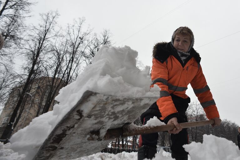 Уборка снега в Москве