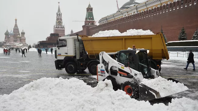 Уборка снега в Москве