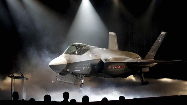 Истребитель-бомбардировщик Lockheed Martin F-35. Архивное фото