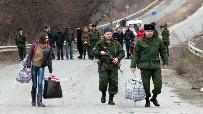 Передача украинской стороне журналистки Марии Варфоломеевой, обвиняемой  в ЛНР в шпионаже и корректировке огня украинских силовиков