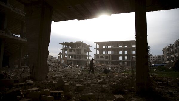 Разрушенные здания в пригороде Дамаска, Сирия