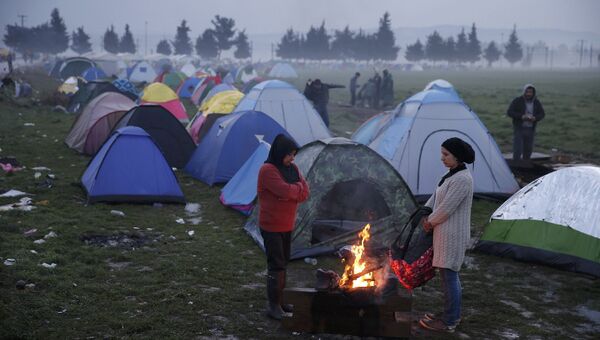 Временный лагерь для мигрантов на границе Греции и Македонии. Архивное фото