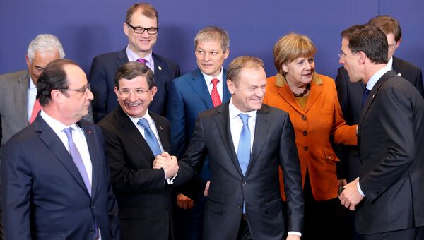 Премьер Турции Ахмет Давутоглу и лидеры стран Евросоюза на саммите в Брюсселе