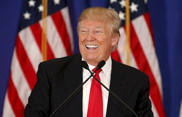 Кандидат в президенты США Дональд Трамп говорит о результатах первичных выборов в штате Мичиган, США Кандидат в президенты США Дональд Трамп говорит о результатах первичных выборов в штате Мичиган, США