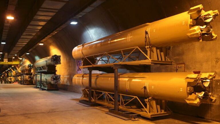 Баллистические ракеты в подземном хранилище перед тестовыми испытаниями в Иране