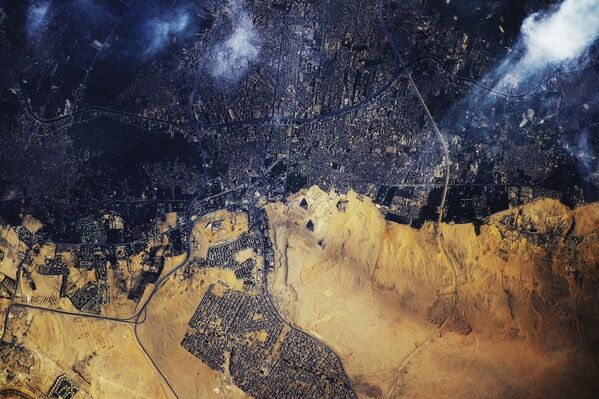 Снимок пирамид Гизы снятый с Международной космической станции
