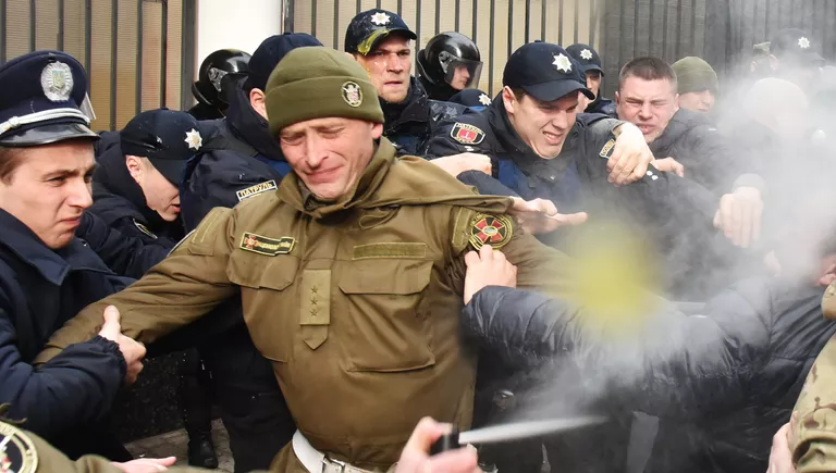 Столкновения участников акций в защиту Н. Савченко и милиции у Генерального консульства Российской Федерации в Одессе Столкновения участников акций в защиту Н. Савченко и милиции у Генерального консульства Российской Федерации в Одессе