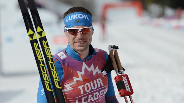 Сергей Устюгов после финиша в гонке преследования на этапе Кубка мира по лыжным гонкам в Канаде, 12 марта 2016