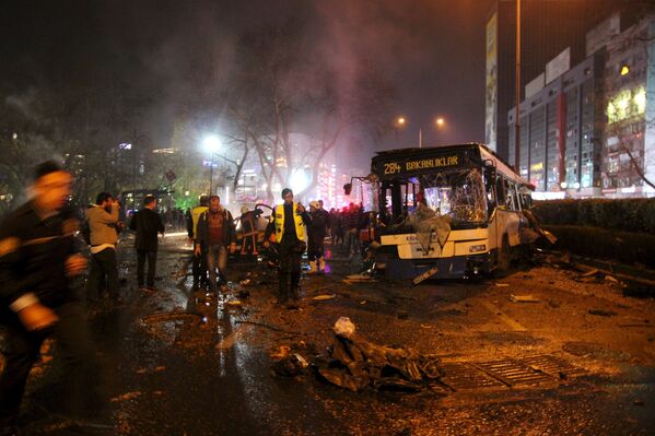 На месте теракта в Анкаре, 13 марта 2016