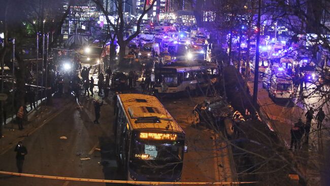 На месте теракта в Анкаре, 13 марта 2016