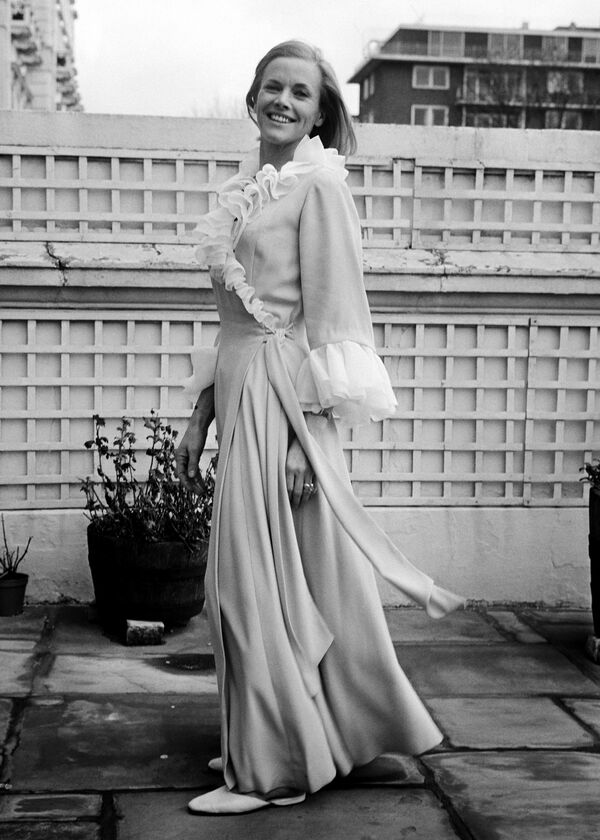 Английская актриса Хонор Блэкман. 28 января 1969