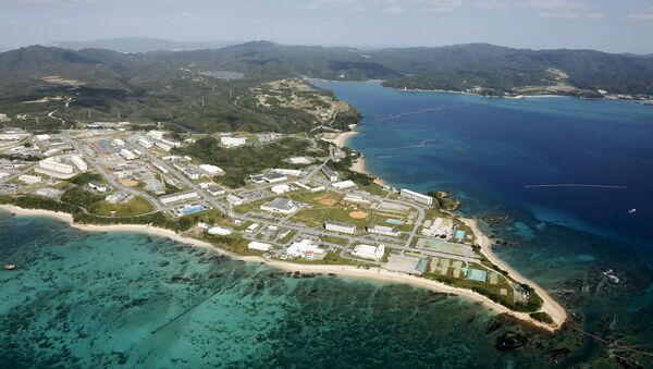 Вид на поселок Хэноко на острове Окинава неподалеку от американской военной базы Кемп-Шваб. Архивное фото