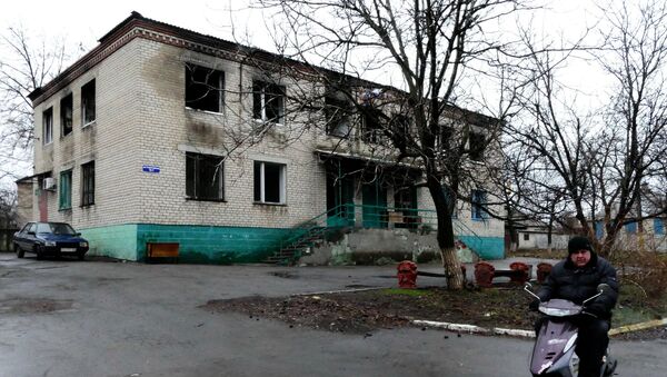 Один из домов в поселке Зайцево под Горловкой, который был обстрелян украинскими силовиками