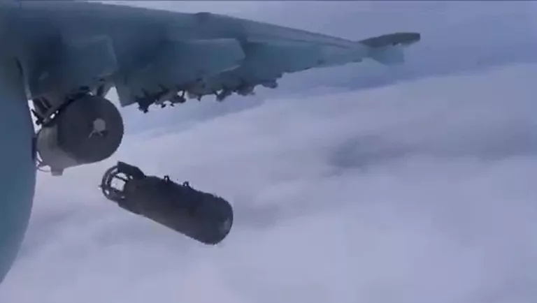 Самолеты Cу-25 российских Воздушно-космических сил нанесли точечные удары по укрепленному опорному пункту террористов в провинции Хама Самолеты Cу-25 российских Воздушно-космических сил нанесли точечные удары по укрепленному опорному пункту террористов в провинции Хама
