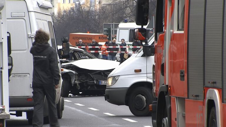 На месте взрыва автомобиля в Германии. 15 марта 2016