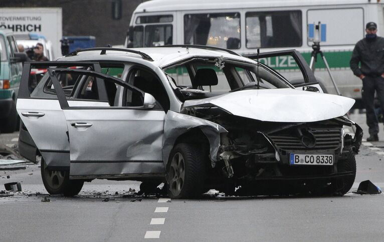 На месте взрыва автомобиля в Германии. 15 марта 2016