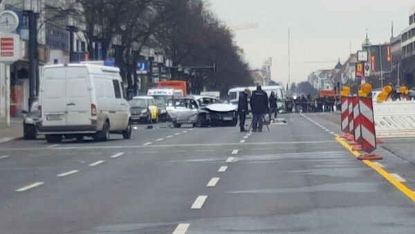 Легковой автомобиль взорвался в Берлине. Кадры с места ЧП