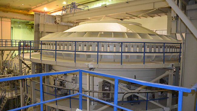 Уникальная вакуумная камера для испытаний на герметичность космических аппаратов на Байконуре