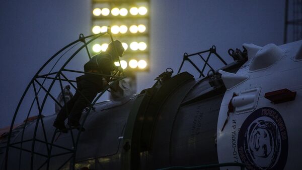 Ракета-носитель Союз-ФГ с пилотируемым кораблем Союз ТМА-20М установлена на первой Гагаринской стартовой площадке. Архивное фото