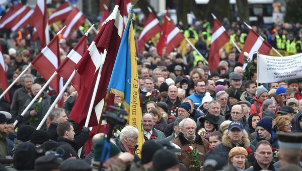 Шествие легионеров СС и их сторонников в Риге, Латвия. Архивное фото