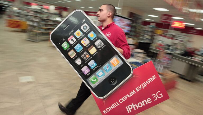 Началась официальная продажа коммуникатора iPhone 3G в магазине М.Видео