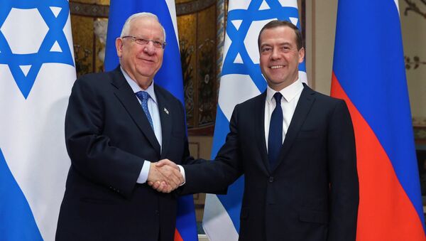 Премьер-министр РФ Д. Медведев встретился с президентом Израиля Р. Ривлином. Архив